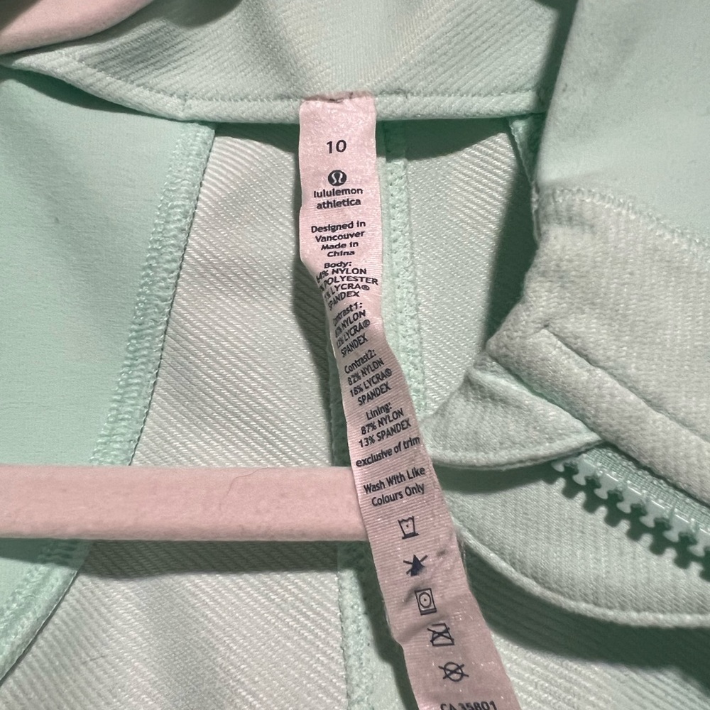 Lululemon Define Jacket - Picture 4 of 4